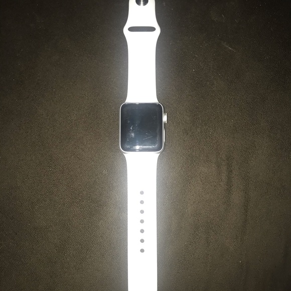 3rd Generation 38mm Apple Watch - Picture 3 of 5